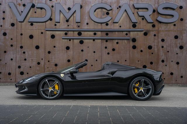 Ferrari 296 GTS 3.0 V6 | Akrapovic | Carbon Stoelen | CarPlay | AFS | Lift | Connect | Carbon | Orig. NL |