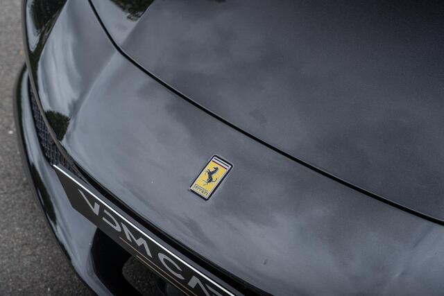 Ferrari 296 GTS 3.0 V6 | Akrapovic | Carbon Stoelen | CarPlay | AFS | Lift | Connect | Carbon | Orig. NL |