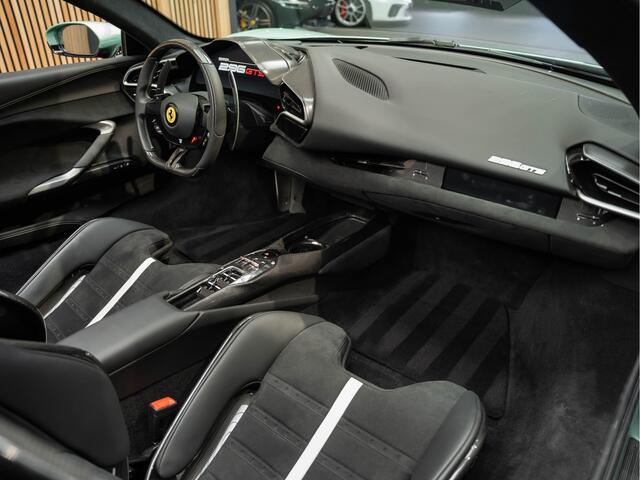 Ferrari 296 GTS V6 Carbon Exterieur Sport Stoelen 296 GTS 3.0 V6 JBL Head-Up
