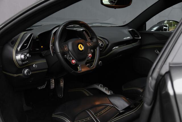 Ferrari 488 3.9 GTB HELE ORIGINEEL NEDERLANDS | CAPRISTO UITLAAT | ACHTERUITRIJCAMERA | LIFTING SYSTEEM | APPLE CARPLAY | BUMPY ROAD | SUBWOOFER |