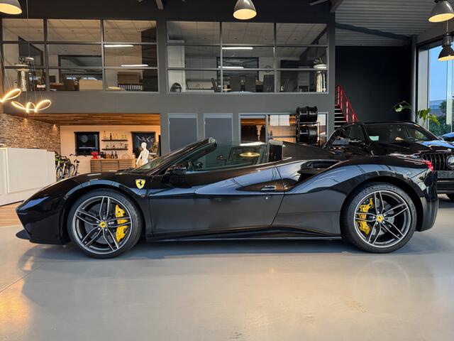 Ferrari 488 Spider, Ferrari Garantie, lift, camera, passenger display, racingseats, carbon int.