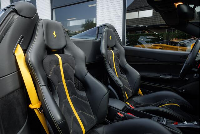 Ferrari 488 Spider 3.9 V8 Giallo Modena Goldrake Racing Seats - Carbon - Ferrari Service History