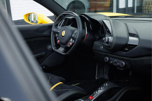 Ferrari 488 Spider 3.9 V8 Giallo Modena Goldrake Racing Seats - Carbon - Ferrari Service History