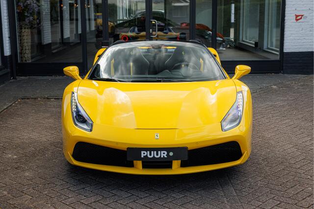 Ferrari 488 Spider 3.9 V8 Giallo Modena Goldrake Racing Seats - Carbon - Ferrari Service History