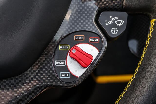 Ferrari 488 Pista Spider - Azzurro California - Carbon - Lift