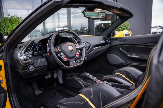 Ferrari 488 3.9 Spider HELE - Giallo Modena | Racing Seats | Carbon | Camera