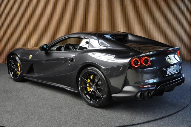 Ferrari 812 GTS 6.5 V12 HELE DAYTONA STYLE SEATS CARBON PASSENGER DISPLAY FULL ELECTRIC SEATS
