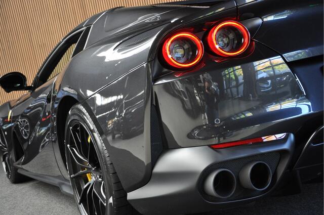 Ferrari 812 GTS 6.5 V12 HELE DAYTONA STYLE SEATS CARBON PASSENGER DISPLAY FULL ELECTRIC SEATS