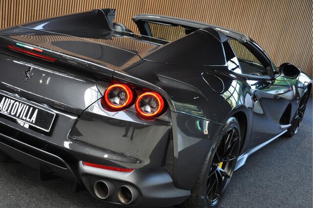 Ferrari 812 GTS 6.5 V12 HELE DAYTONA STYLE SEATS CARBON PASSENGER DISPLAY FULL ELECTRIC SEATS