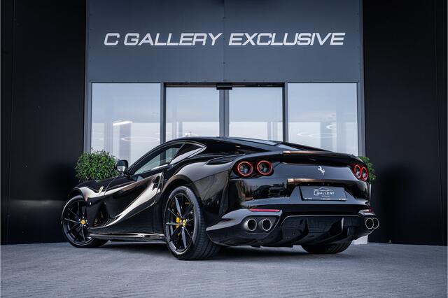 Ferrari 812 6.5 V12 Superfast HELE - Racing seats l Passenger display l JBL