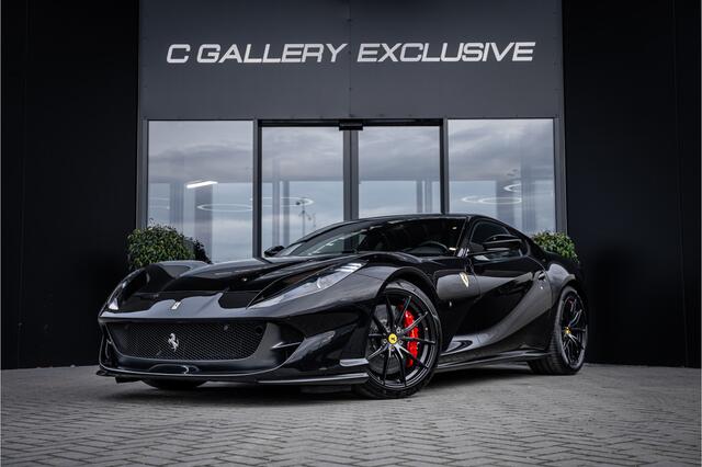 Ferrari 812 6.5 V12 Superfast HELE - Passenger Display | Lift l Black on Black