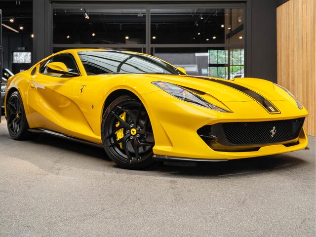 Ferrari 812 V12 Superfast HELE Atelier Full Carbon 6.5 V12 Superfast Giallo Triplo Painted Stripe