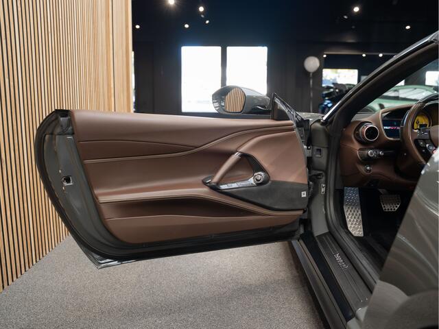 Ferrari 812 GTS Grigio Scuro Carbon Lift Comfort Seats 812 GTS 6.5 V12 HELE