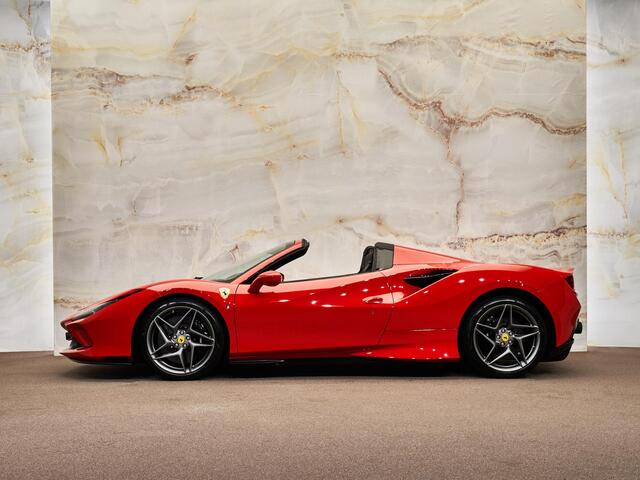 Ferrari F8 Spider 3.9 V8 HELE, noselift, racing seats, ceramic, carbon, 20", bijrijdersdisplay, camera