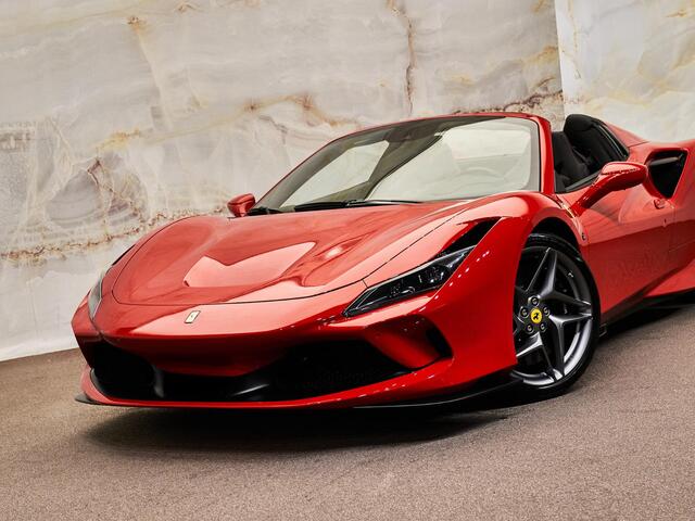 Ferrari F8 Spider 3.9 V8 HELE, noselift, racing seats, ceramic, carbon, 20", bijrijdersdisplay, camera