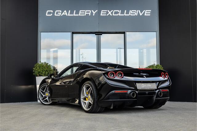 Ferrari F8 Spider 3.9 V8 HELE - Nero Daytona | Passenger Display | Lift | Alcantara