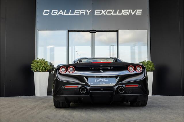 Ferrari F8 Spider 3.9 V8 HELE - Nero Daytona | Passenger Display | Lift | Alcantara