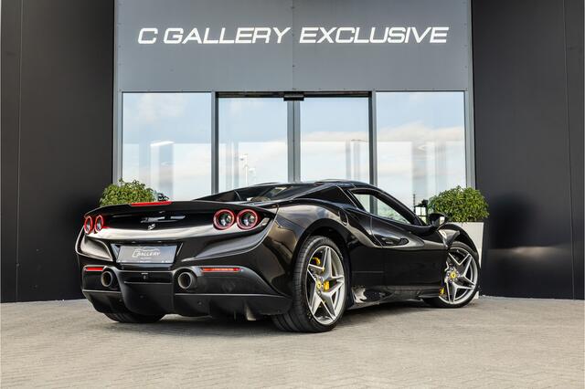 Ferrari F8 Spider 3.9 V8 HELE - Nero Daytona | Passenger Display | Lift | Alcantara