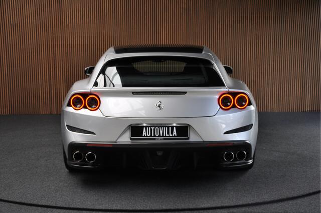 Ferrari GTC4 3.9 V8 Lusso T | Carbon | Lift Systeem | Passenger Display | Apple Carplay | Daytona style Seats |