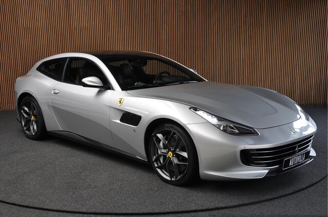 Ferrari GTC4 3.9 V8 Lusso T | Carbon | Lift Systeem | Passenger Display | Apple Carplay | Daytona style Seats |
