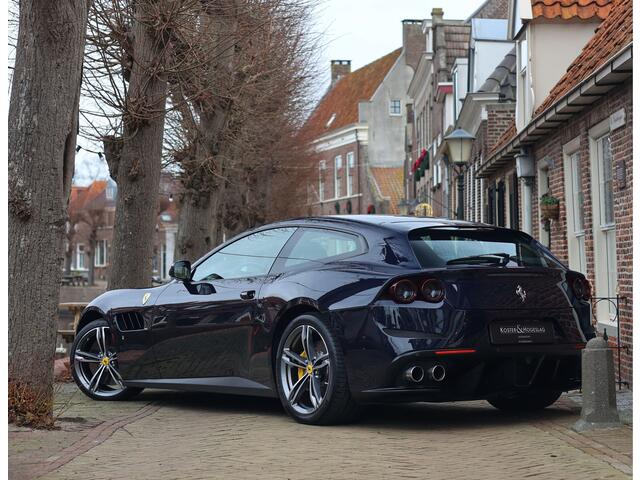 Ferrari GTC4 6.3 V12 | Atelier - Lift - Camera