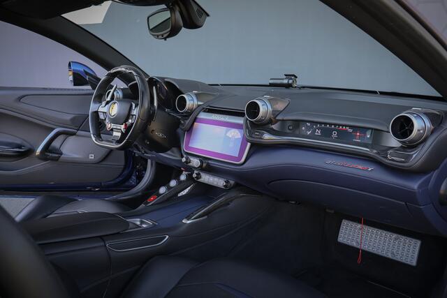 Ferrari GTC4 T 3.9 V8 | DEALER ONDERHOUDEN | APPLE CARPLAY | CARBON INTERIEUR | LIFT | CAMERA | PASSENGER DISPLAY |