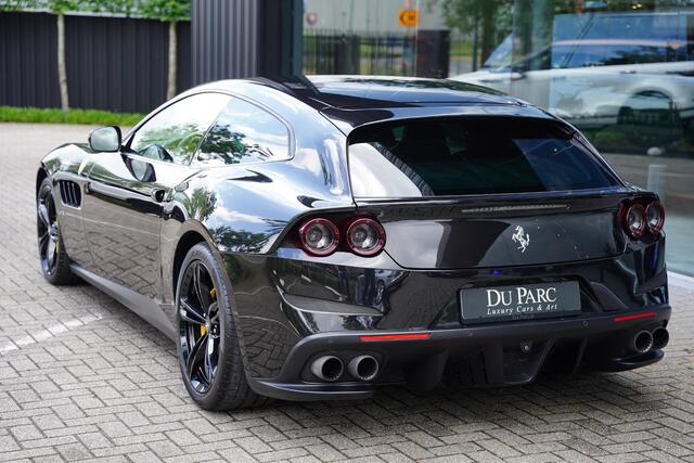 Ferrari GTC4 T 3.9 V8 / Atelier Car / Passenger Display