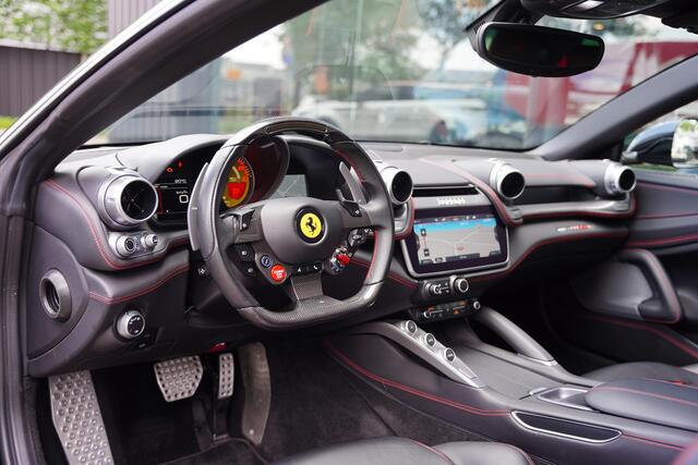 Ferrari GTC4 T 3.9 V8 / Atelier Car / Passenger Display