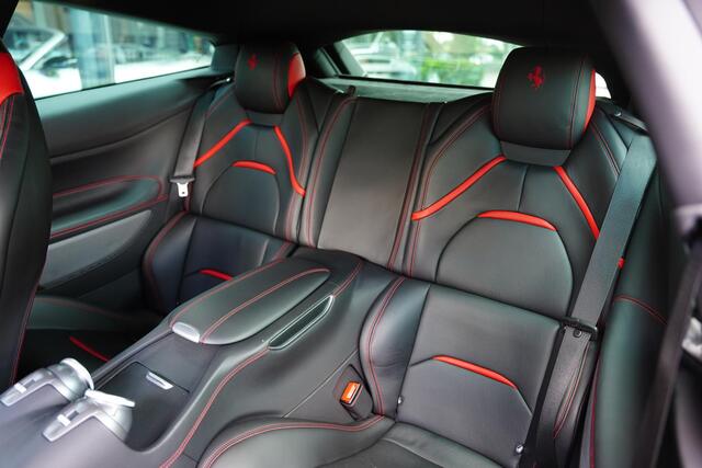 Ferrari GTC4 T 3.9 V8 / Atelier Car / Passenger Display