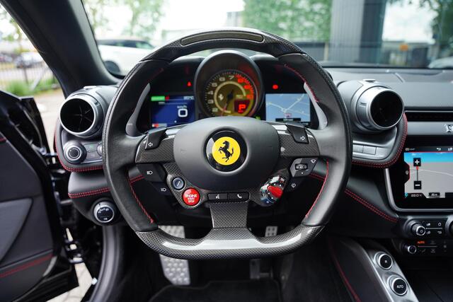 Ferrari GTC4 T 3.9 V8 / Atelier Car / Passenger Display