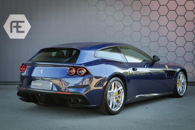 Ferrari GTC4 Lusso T 3.9 V8 | DEALER ONDERHOUDEN | APPLE CARPLAY | CARBON EXTERIEUR/INTERIEUR | LIFT | CAMERA | PASSENGER DISPLAY |