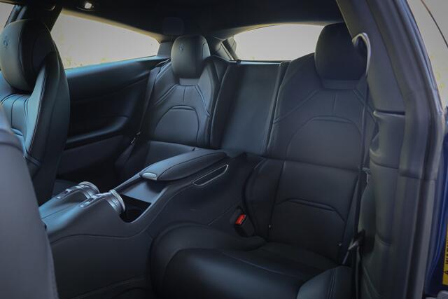 Ferrari GTC4 Lusso T 3.9 V8 | DEALER ONDERHOUDEN | APPLE CARPLAY | CARBON EXTERIEUR/INTERIEUR | LIFT | CAMERA | PASSENGER DISPLAY |