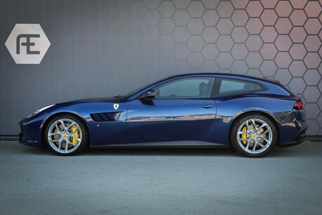 Ferrari GTC4 Lusso T 3.9 V8 | DEALER ONDERHOUDEN | APPLE CARPLAY | CARBON EXTERIEUR/INTERIEUR | LIFT | CAMERA | PASSENGER DISPLAY |
