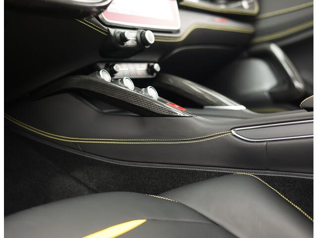 Ferrari GTC4 6.3 V12 | Giallo Triplo Strato - Lift - Nieuwstaat!
