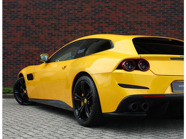 Ferrari GTC4 6.3 V12 | Giallo Triplo Strato - Lift - Nieuwstaat!