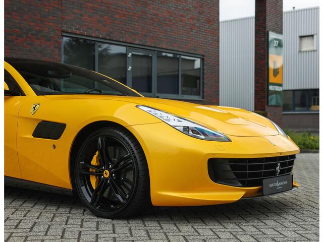Ferrari GTC4 6.3 V12 | Giallo Triplo Strato - Lift - Nieuwstaat!