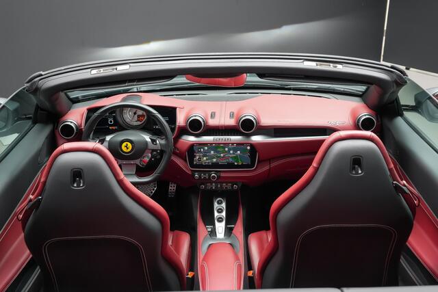 Ferrari Portofino 3.9 V8 HELE |org. Nederlandse auto|passenger display|sportuitlaat|achteruitrijcamera|elektrisch bedienbare stoelen met memory|stoelverwarming|Scuderia Ferrari shields|