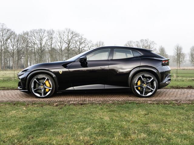 Ferrari Purosangue 6.5 V12 Nero Purosanque, Cuoio interior, Full Carbon, Pano