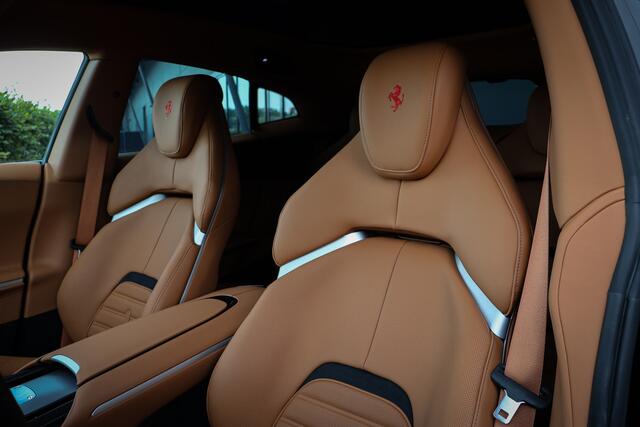 Ferrari Purosangue 6.5 V12 | NEW | 135K OPTIONS | CARBON WHEELHOUSE, R+F DIFFUSERS, UNDERDOOR, MIRRORS, DOORPANELS, KICKPLATE, CENTRE CONSOLE, FRONT SPOILER, STEERING WHEEL HEATED INCL LEDS | PANORAMIC ROOF | FRONT LIFT | BLACK TAILPIPES | VENTI MASSAGE REAR SEATS | FULL LE