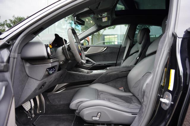 Ferrari Purosangue 6.5 V12 / Retrofit Steering Wheel / Full Carbon / Electrochromic Roof