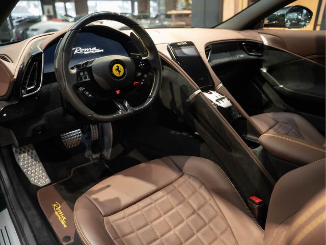 Ferrari Roma Spider V8 Verde British Racing Roma Spider 3.9 V8 Passenger Display