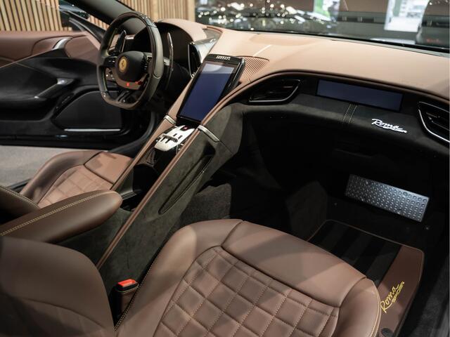 Ferrari Roma Spider V8 Verde British Racing Roma Spider 3.9 V8 Passenger Display