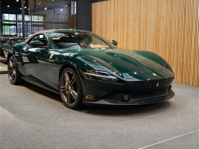 Ferrari Roma Spider V8 Verde British Racing Roma Spider 3.9 V8 Passenger Display