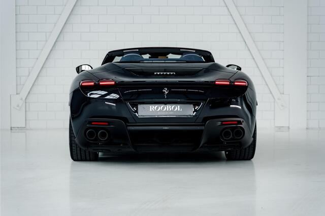 Ferrari Roma Spider 3.9 V8 | Diamond forged Wheels | Passenger Display | Ferrari Shields |