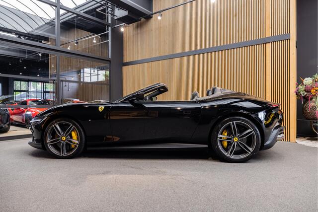 Ferrari Roma Spider V8 Atelier Daytona Seats Roma Spider 3.9 V8 Carbon interior Shields