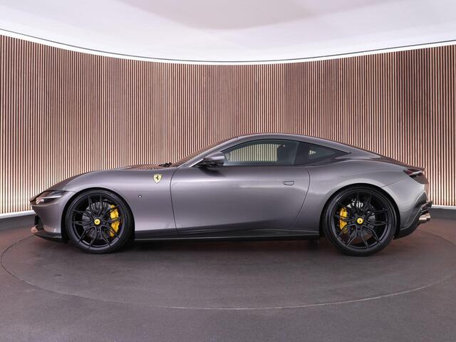 Ferrari Roma 3.9 V8 HELE 620pk |Grigio Ferro|Daytona Seats|carbon LED stuur|carbon front spoiler|carbon diffuser|carbon underdoor|22" Novitec NF11|MagneRide|Scuderia shields|ventilated electric seats|Surround View|High Power Hi-Fi|