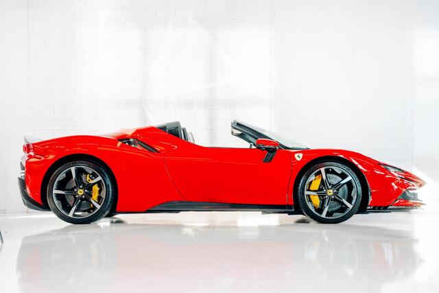 Ferrari SF90 Spider 4.0 V8 Assetto Fiorano