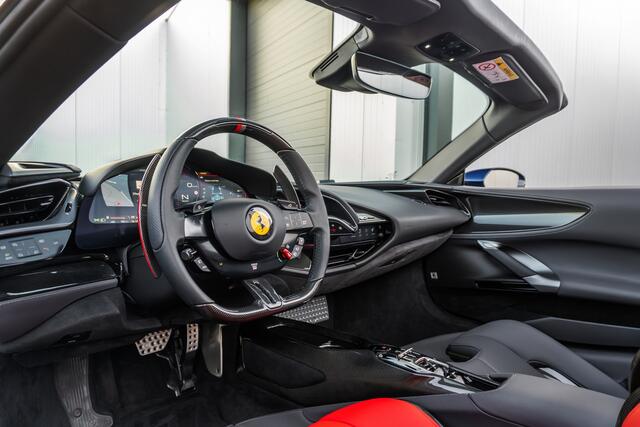 Ferrari SF90 Spider - Blu Montreal - Atelier