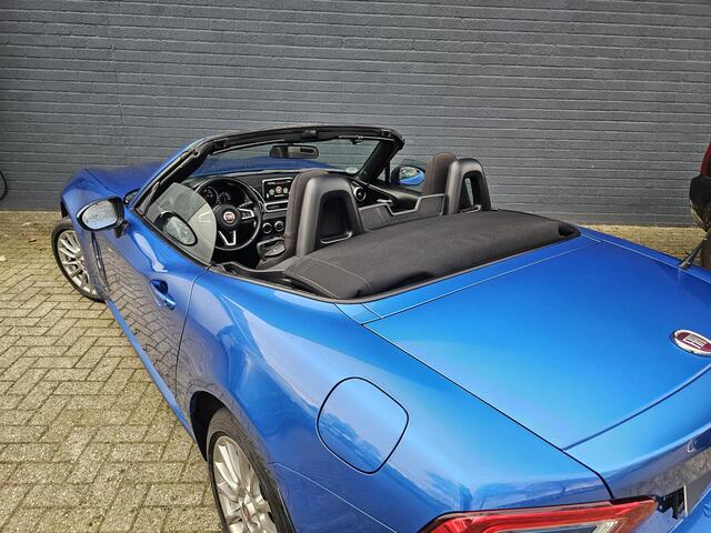 Fiat 124 Spider 1.4 MultiAir Turbo SPORT / AZURO ITALIA /