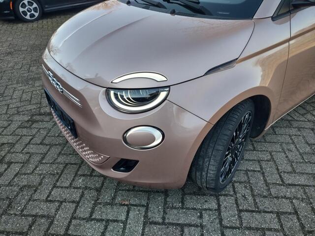 Fiat 500 E- Icon-PanoDak- 42KW- Snelladen-meer...